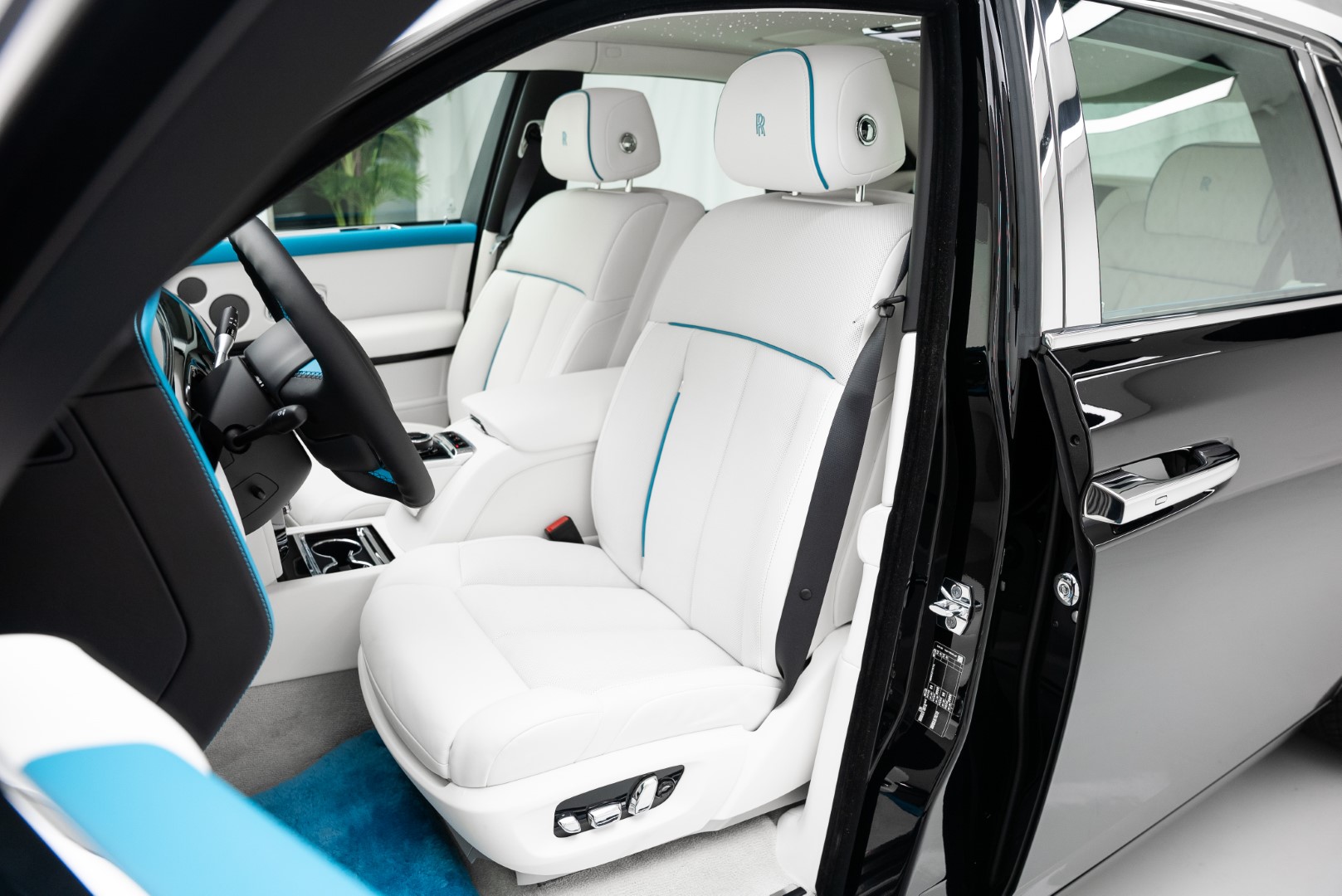 2024 ROLLS ROYCE PHANTOM | TWO TONE | IMMERSIVE SEATING | SHOOTING STAR HEADLINER | REAR THEATRE CONFIGURATION |